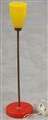 Golvlampa m gul skärm, lyser, 110601.jpg