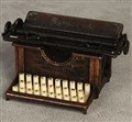 Skrivmaskin stor i metall, 180905.jpg