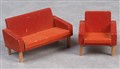 Soffa och fåtölj, röd och orange, 131117.jpg