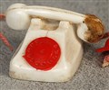 Telefon vit och röd smutsig, 160320.jpg